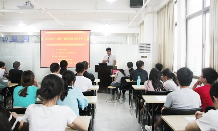 【尊龙凯时·(中国)人生就是搏!学校】2015年尊龙凯时·(中国)人生就是搏!学校首届培训班开学典礼报道——百日策马，成就梦想